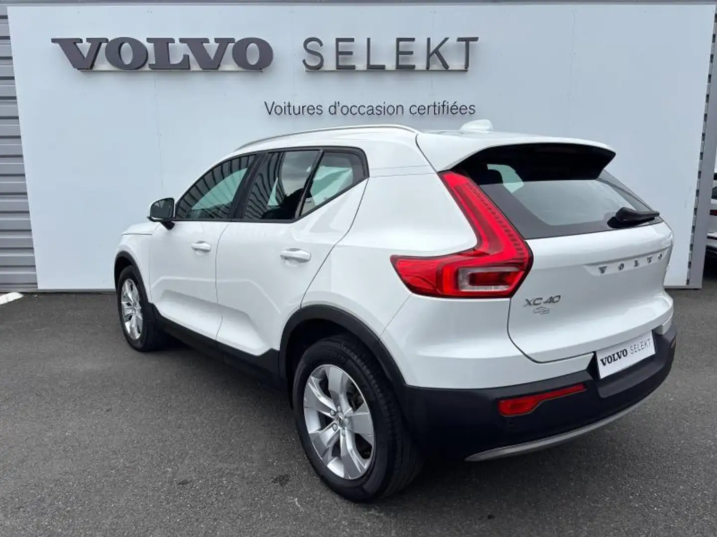 Volvo XC40 D4 AdBlue AWD 190ch Business Geartronic 8 Blanc - 2