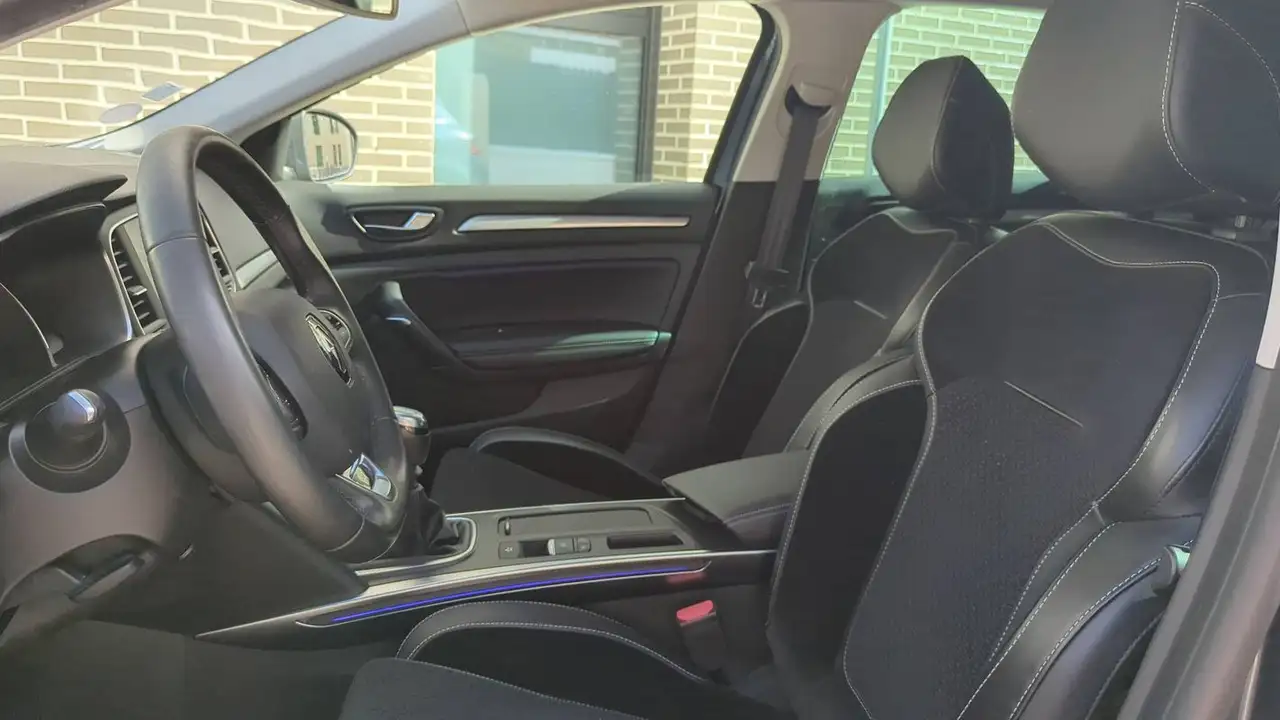 Renault Megane Berline — photo 25