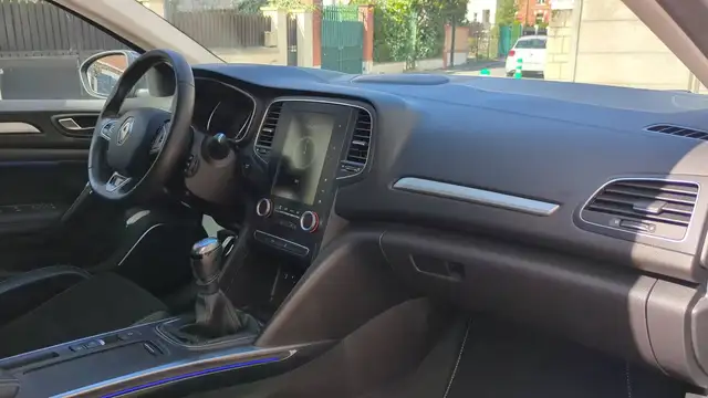 Renault Megane view 10