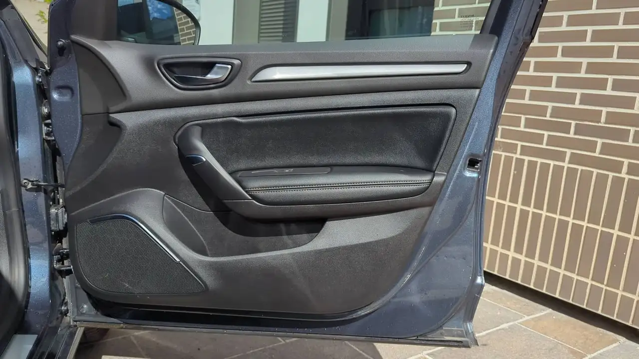 Renault Megane Berline — photo 22