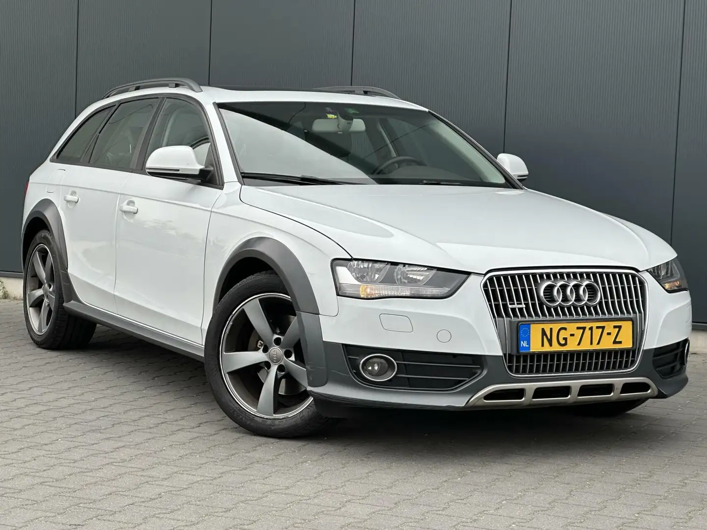 Audi A4 allroad quattro 2.0 TFSI Pro Line Leder - Pano - DAB+ - Na Wit - 2