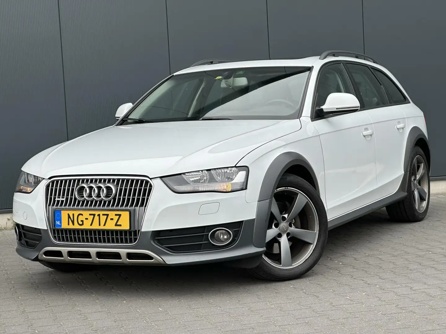 Audi A4 allroad quattro 2.0 TFSI Pro Line Leder - Pano - DAB+ - Na Wit - 1