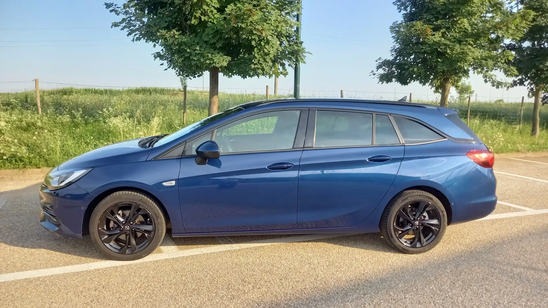 Opel Astra 1.5 CDTI 122 CV S&S AT9 Sports Tourer Ultimate PRO Azul - 2