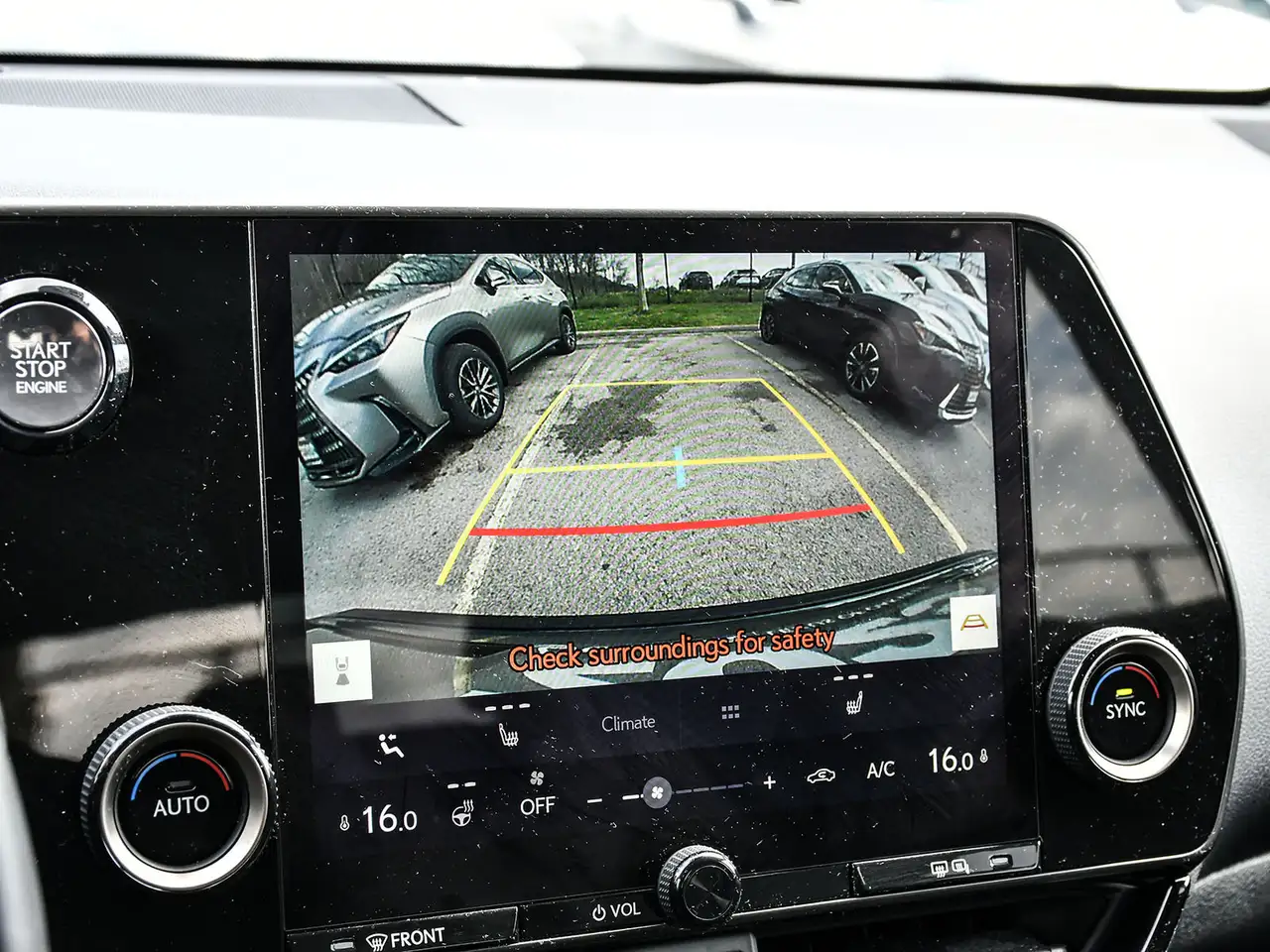 Lexus NX снимка Lexus NX