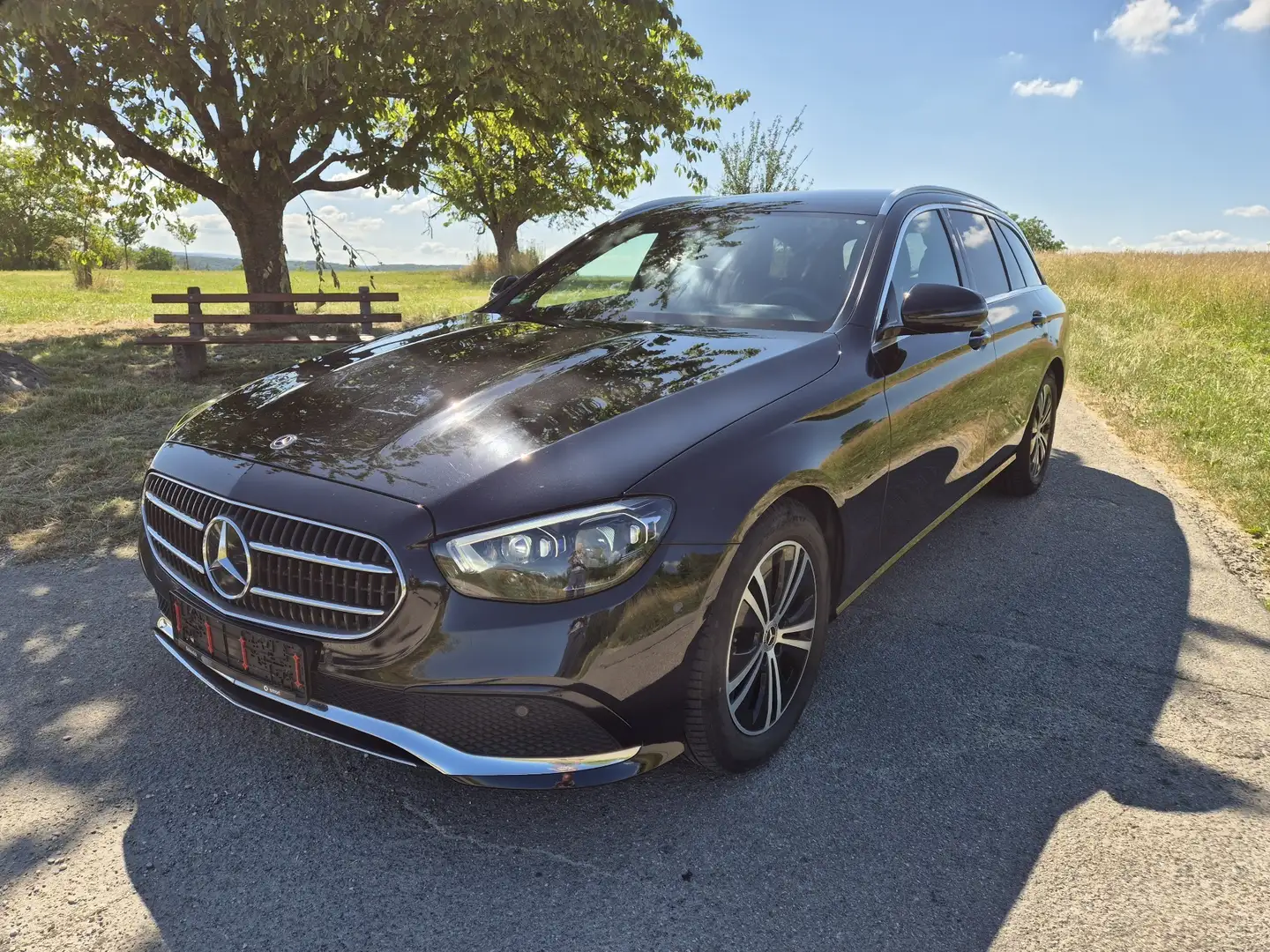 Mercedes-Benz E 220 d T 9G-TRONIC Avantgarde Schwarz - 1