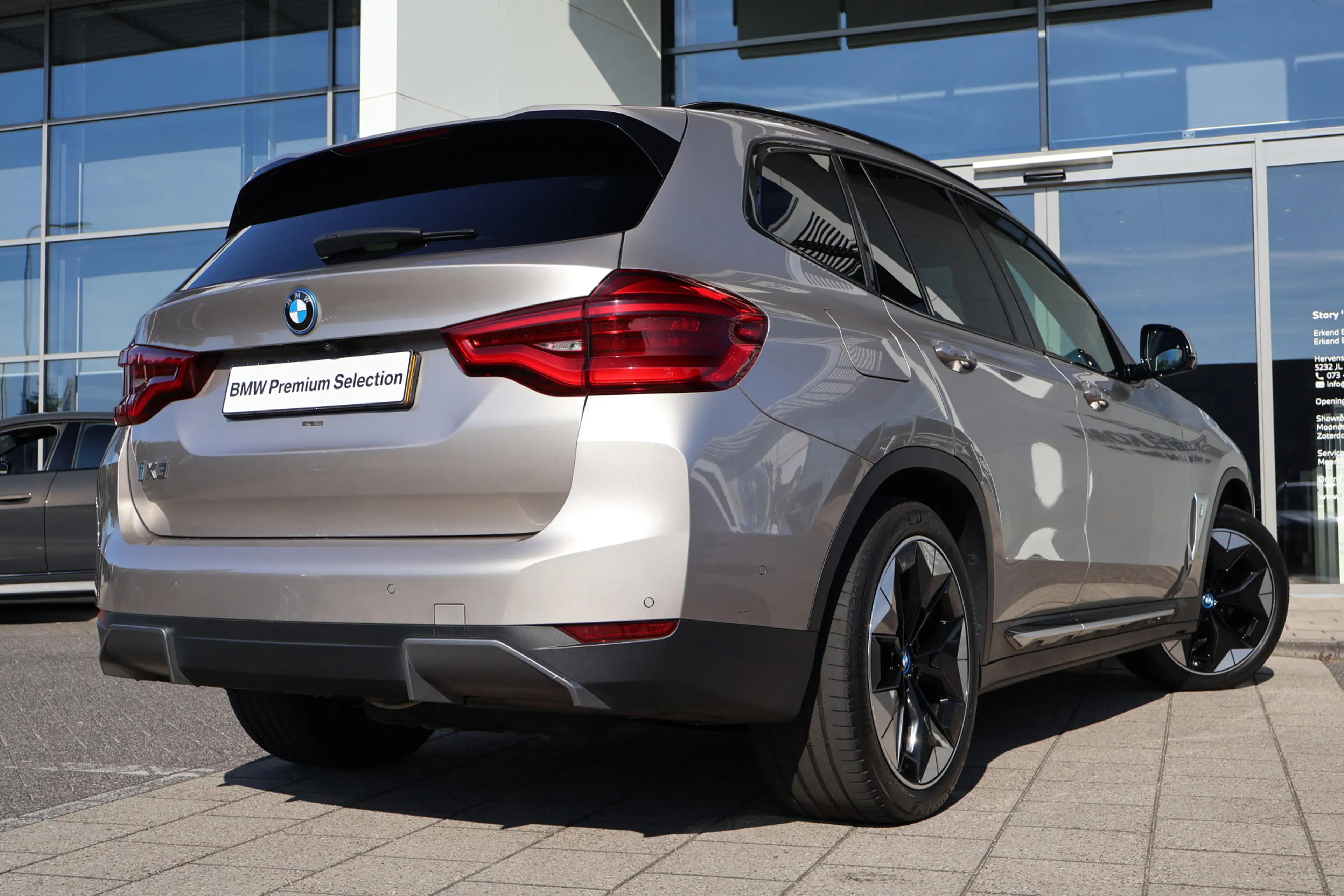 BMW iX3 High Executive 80 kWh — photo 11