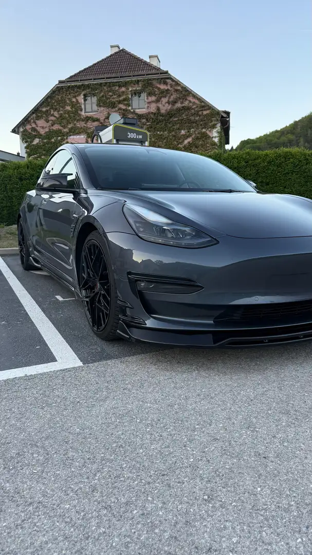 Tesla Model 3 Performance, Optik-Tuning, Rundumverbau Grau - 2