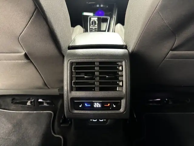 Volkswagen Golf view 13