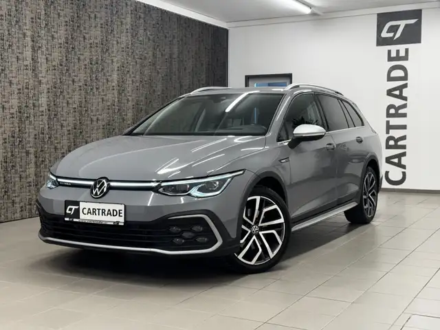 Volkswagen Golf view 4