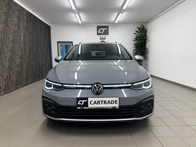 Volkswagen Golf view 3