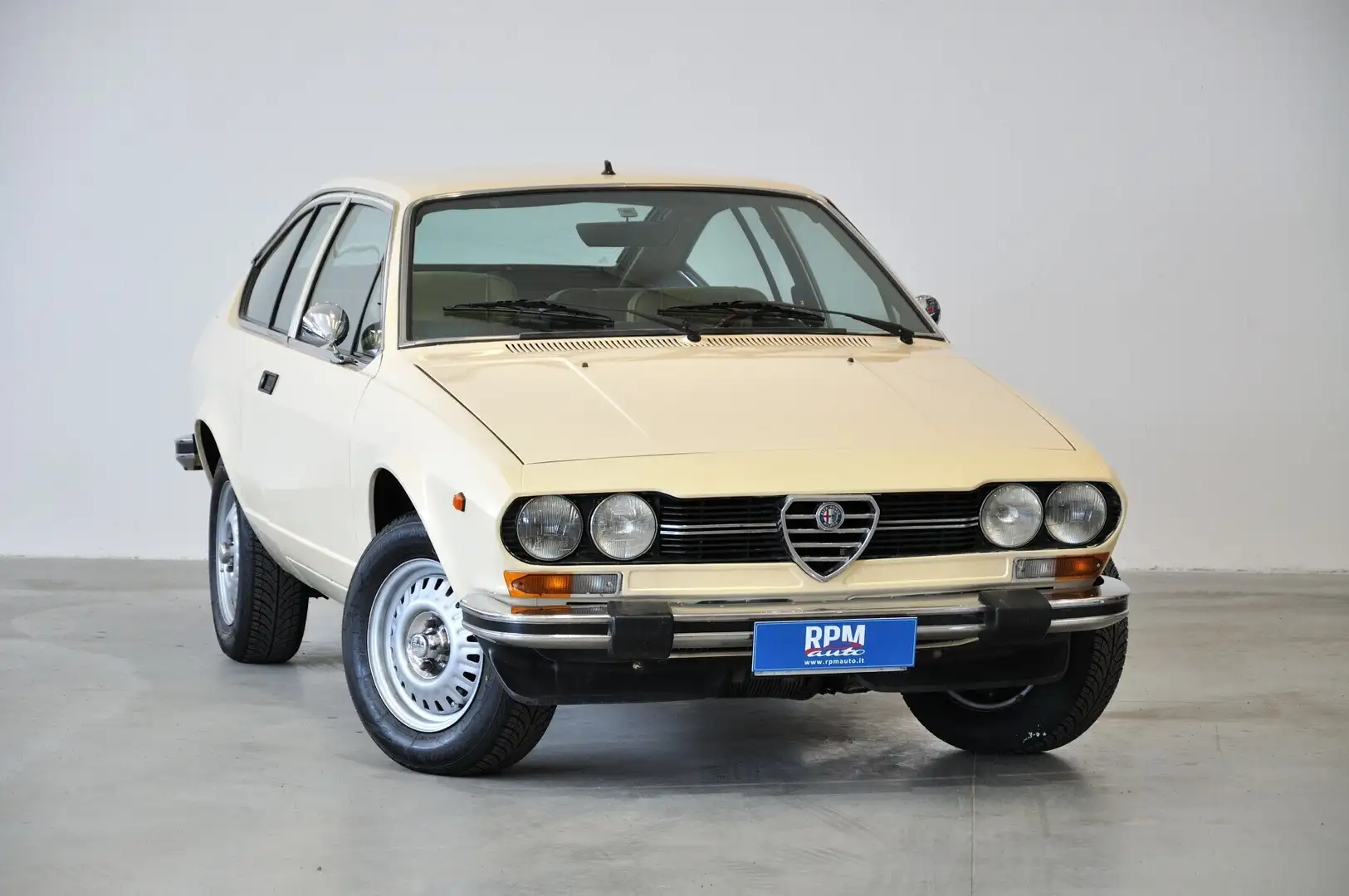 Alfa Romeo Alfetta GTV 2.0 122cv Beige - 1