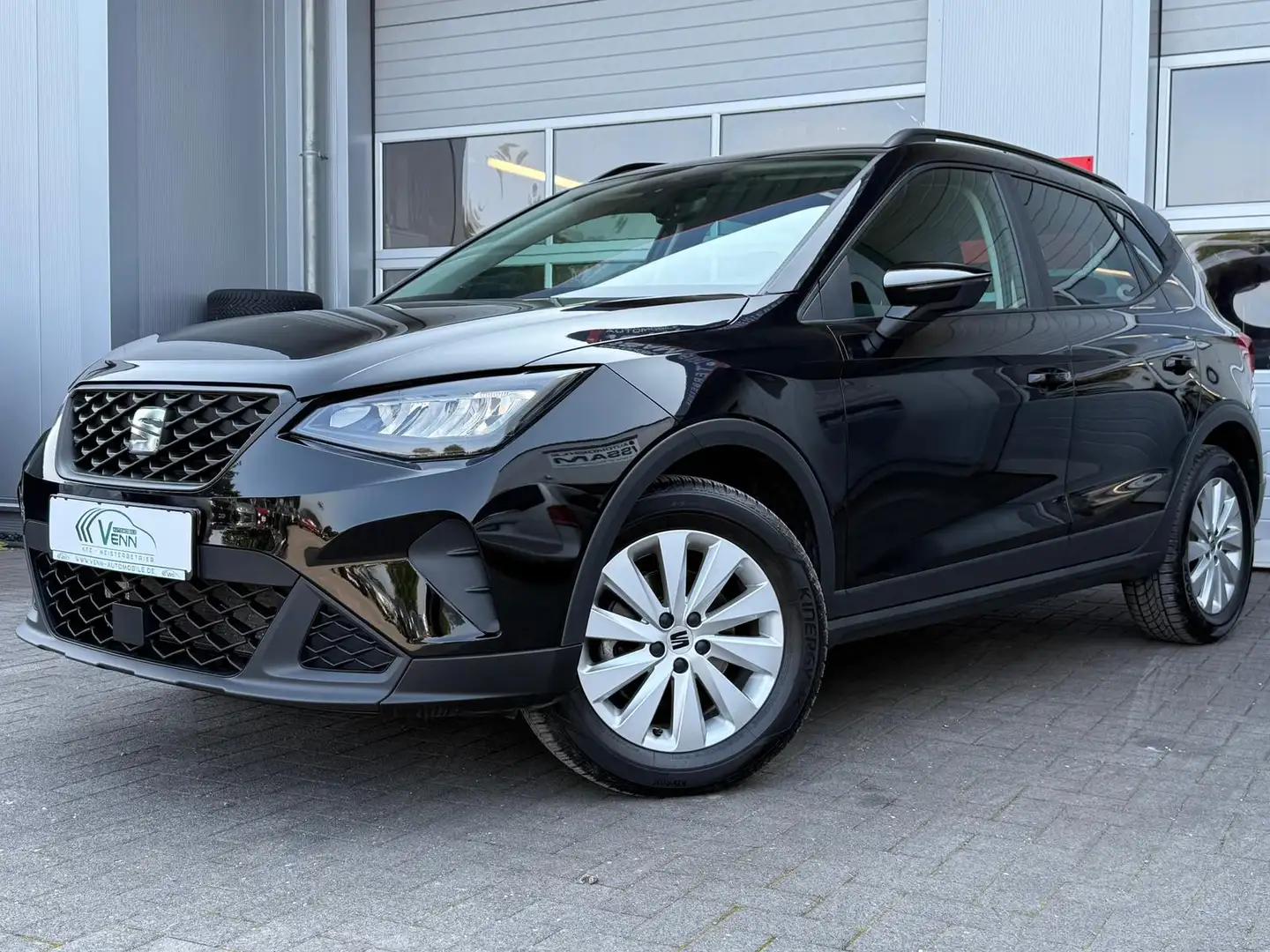 SEAT Arona 1.0 TSI Style*SHZ*Navi*LED*SHA*Tempo*PDC H Schwarz - 2