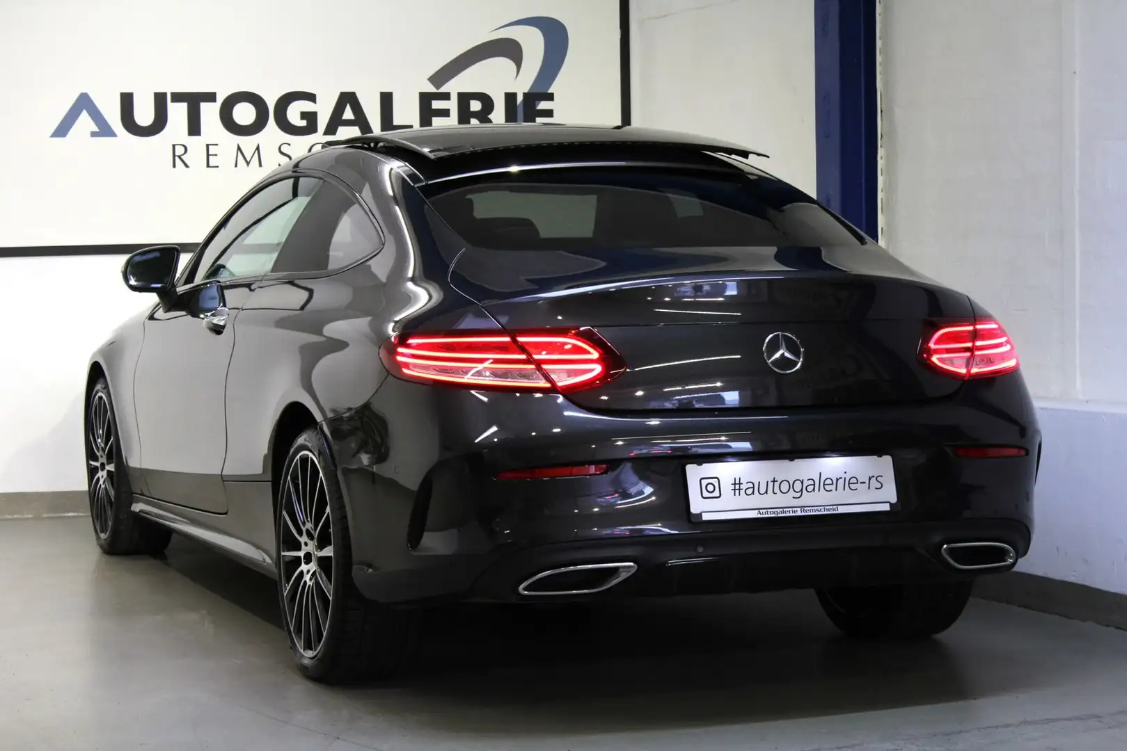 Mercedes-Benz C 300 d Coupe *AMG LINE*LUFT*STHZG*PANO*M.BEAM* Grijs - 1