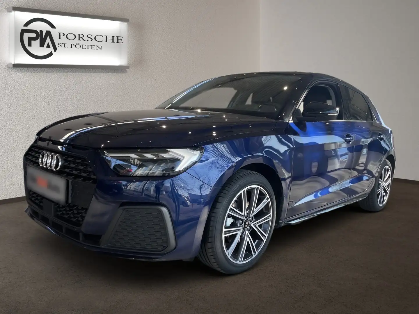 Audi A1 30 TFSI intense Blau - 2