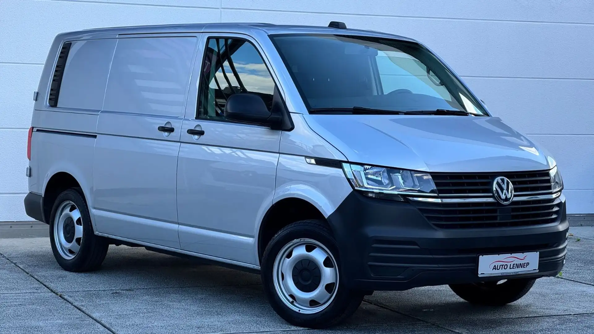 Volkswagen T6.1 Kasten*1Hd*Automatik*AHK*Klima*Standhz*SHZ* Argent - 1