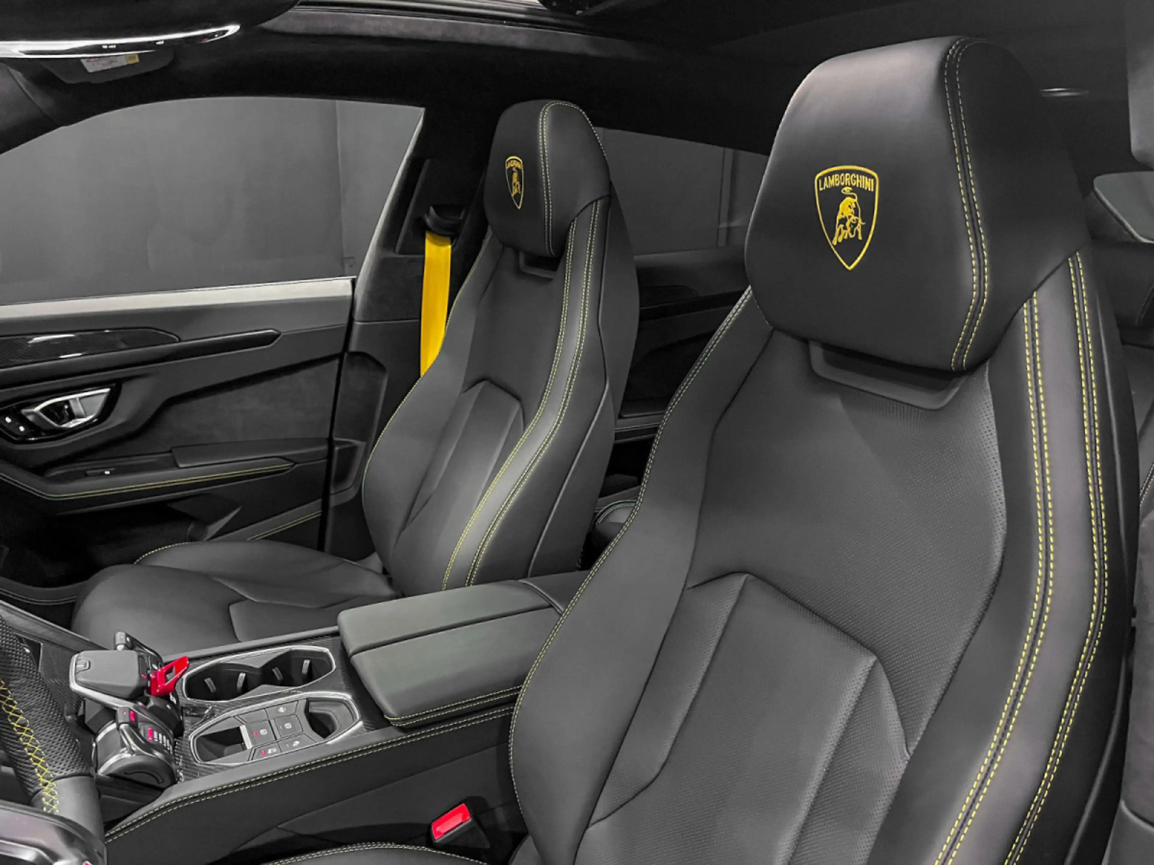 Lamborghini Urus URUS S /AKRAPOVIC/B&O 3d/23//PANO/XPEL/MY24 — photo 4