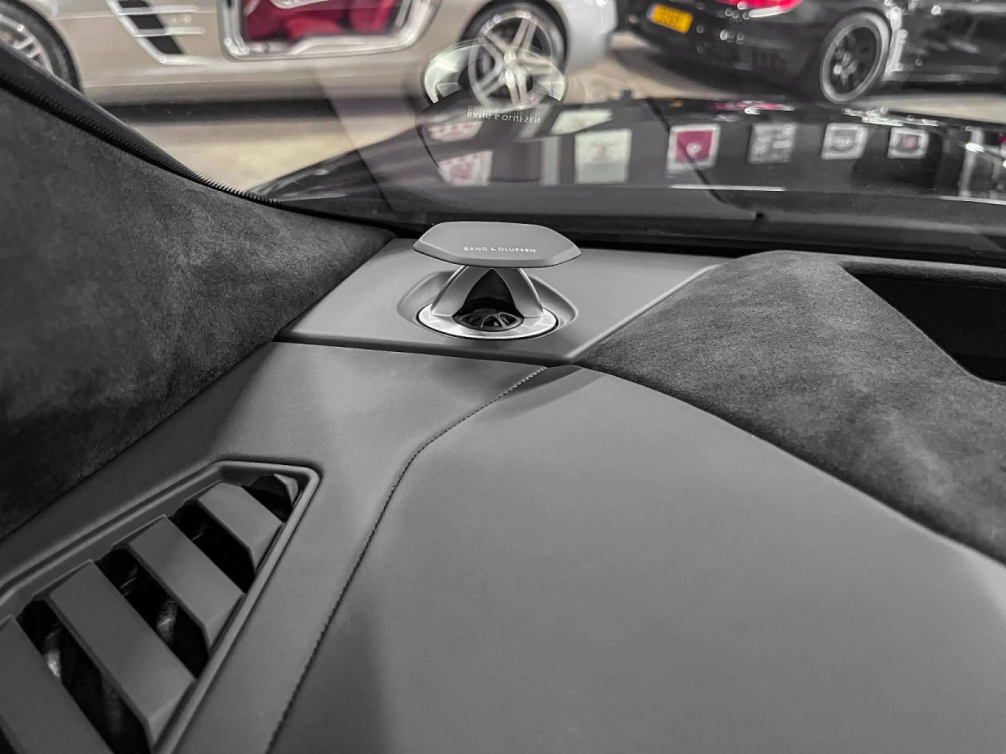 Lamborghini Urus URUS S /AKRAPOVIC/B&O 3d/23//PANO/XPEL/MY24 — photo 11