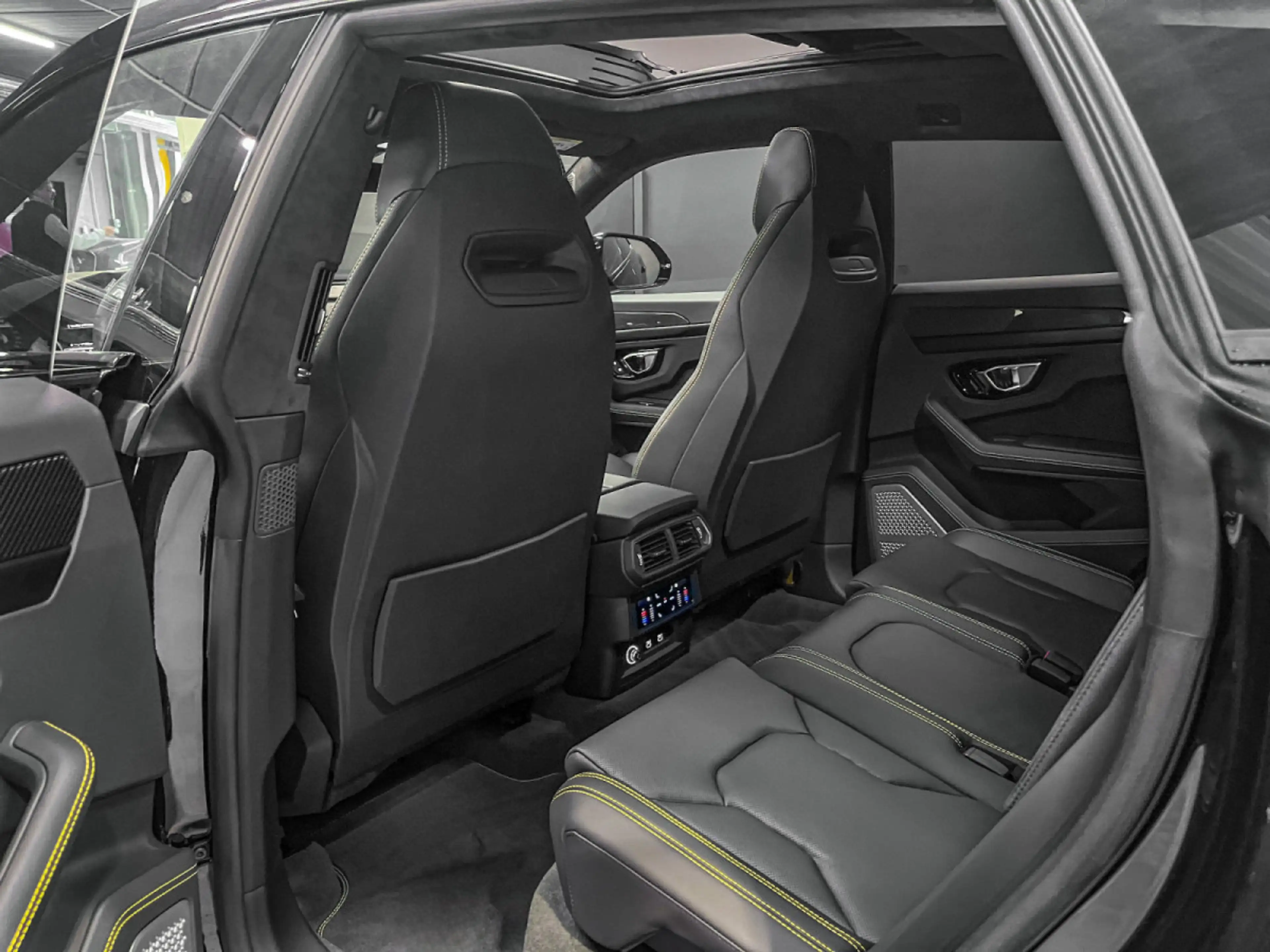 Lamborghini Urus URUS S /AKRAPOVIC/B&O 3d/23//PANO/XPEL/MY24 — photo 14