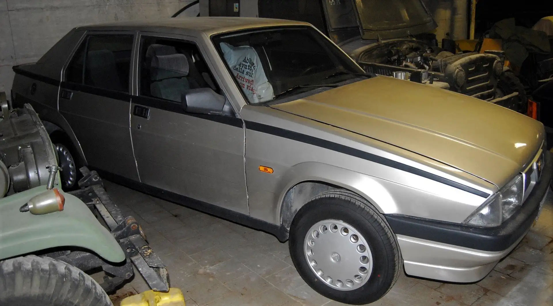 Alfa Romeo 75 75 1.8 ie Argintiu - 1