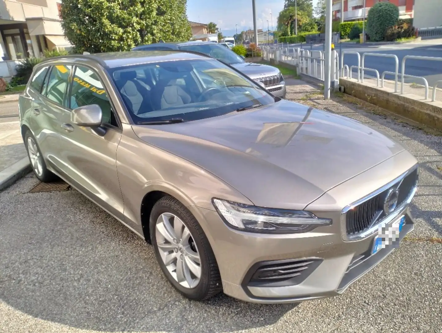 Volvo V60 D3 Geartronic Momentum Core Grey - 2