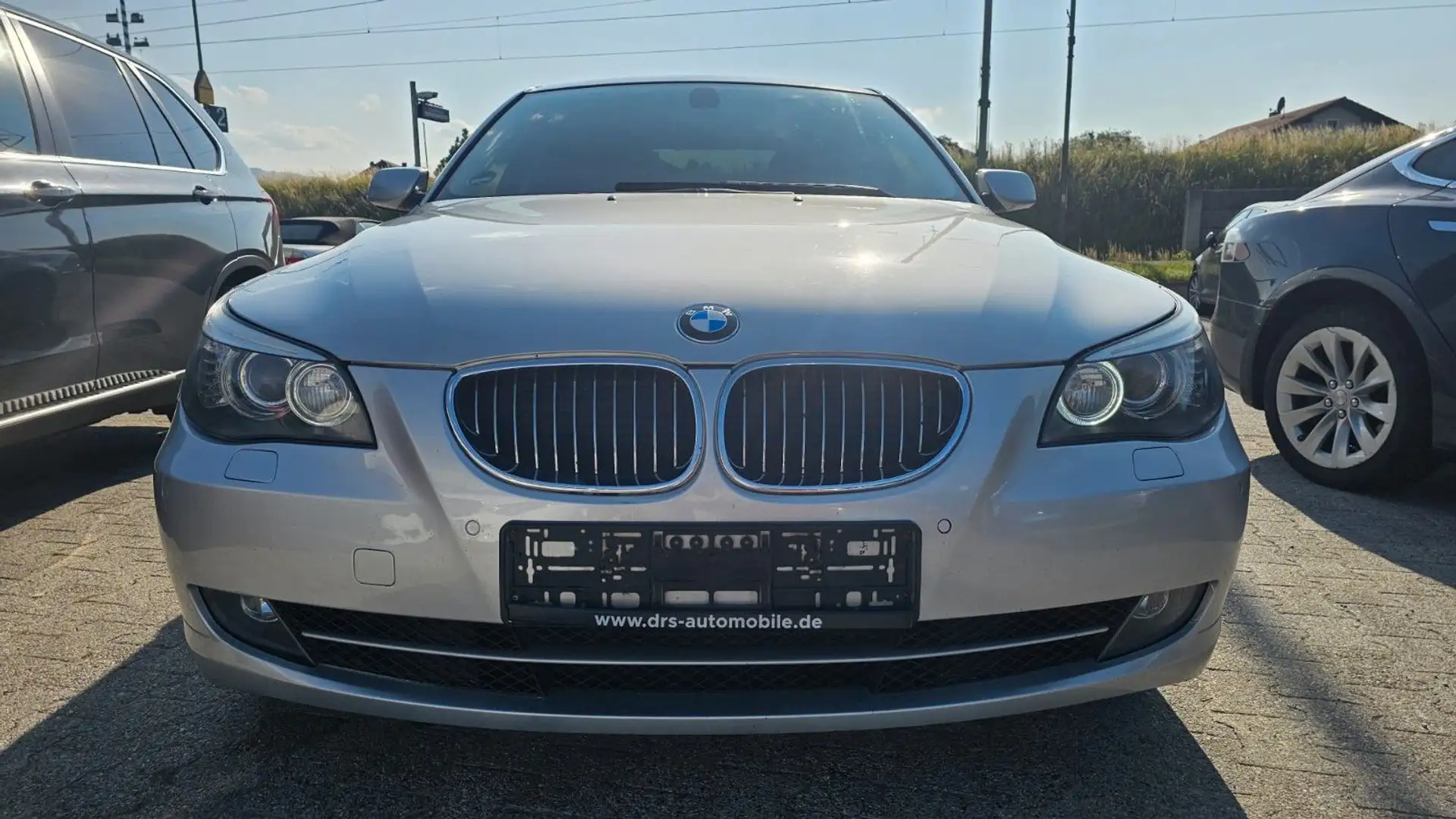 BMW 525 BMW 5 Lim. 525d xDrive*TUV*KLIMA*AUTO*SHZ* Silber - 2
