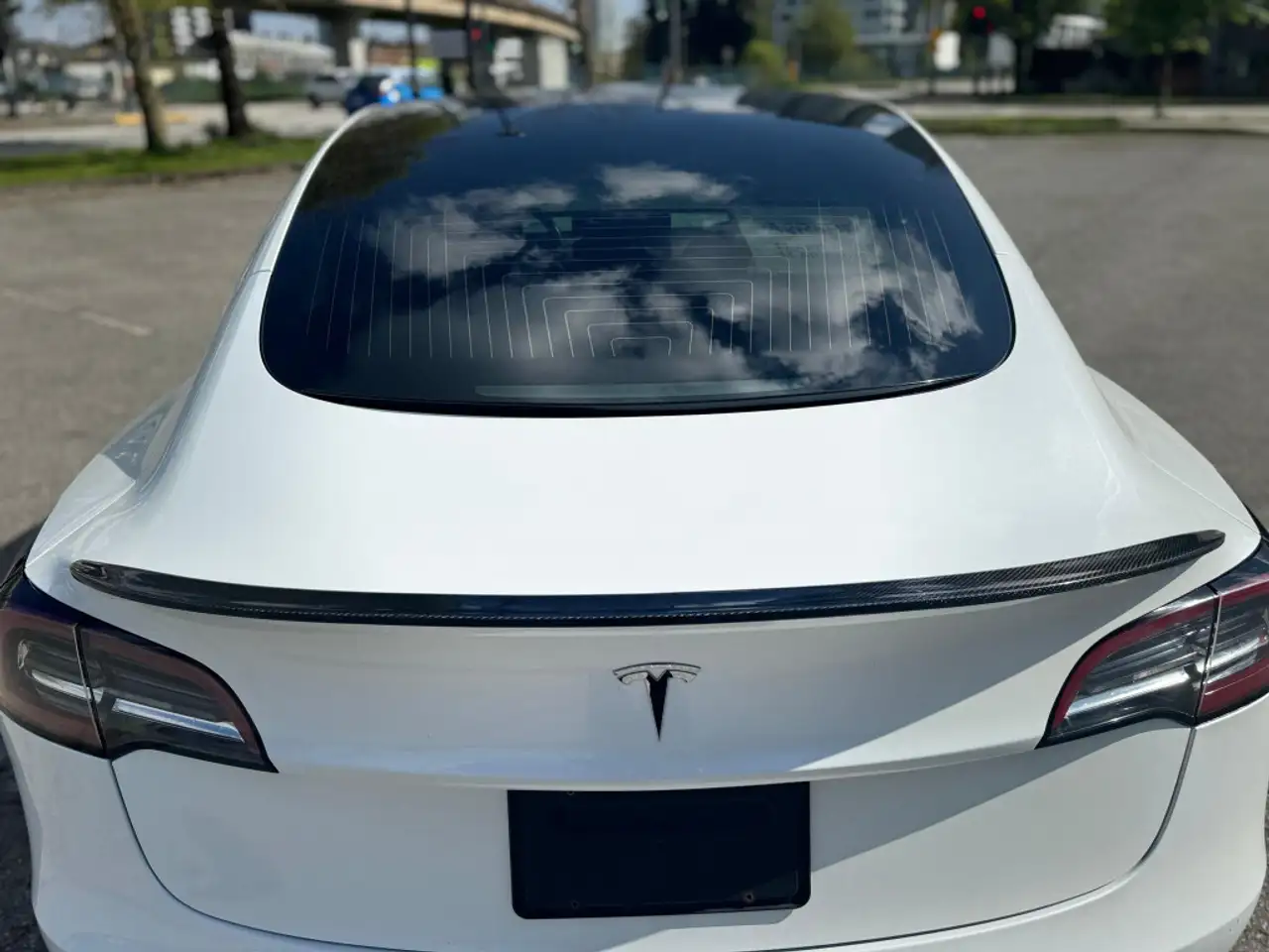 Tesla Model 3 снимка Tesla Model 3