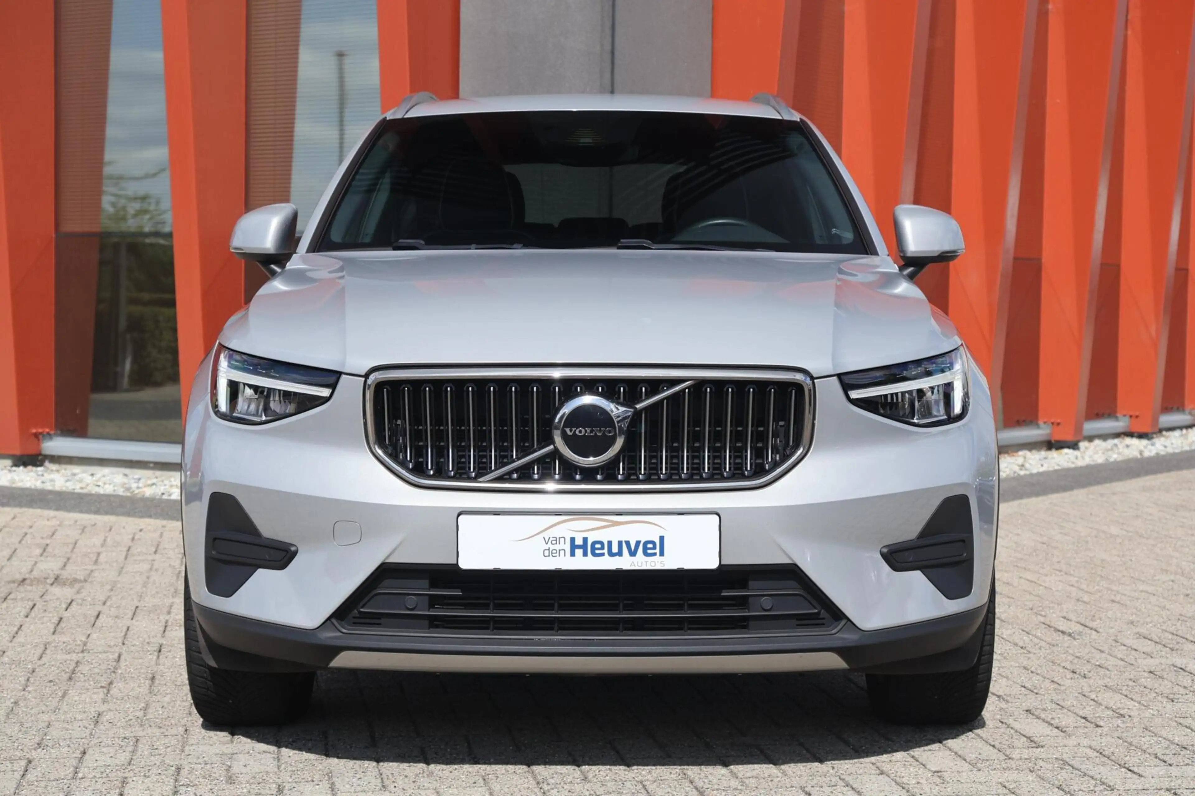 Volvo XC40 T4 Recharge Core Bright | Stoelverwarming | Trekha — photo 2