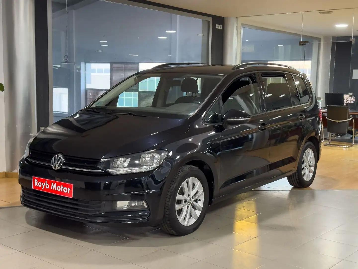 Volkswagen Touran 1.6TDI CR BMT Edition DSG7 85kW Negro - 1