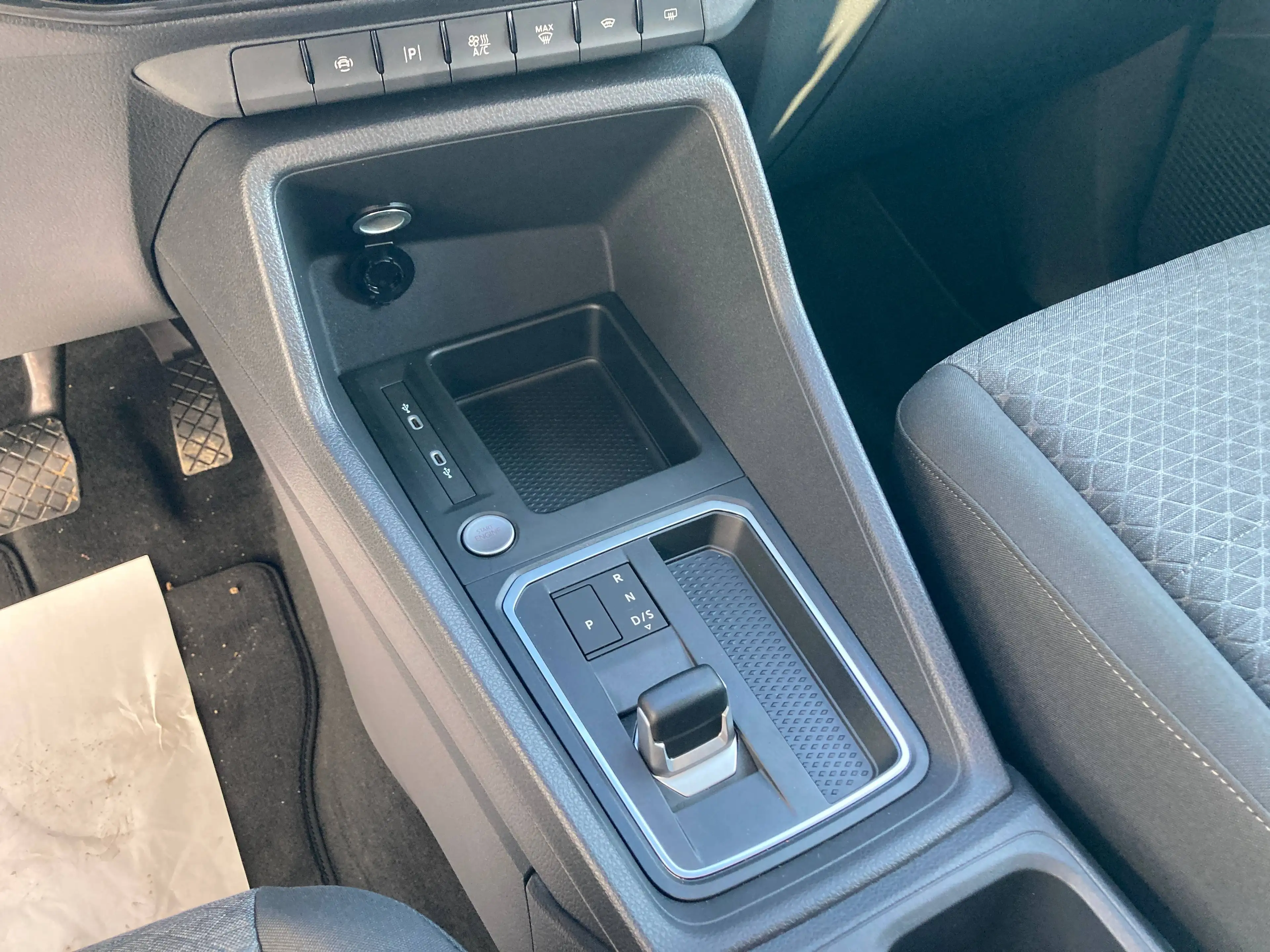 Ford Tourneo Connect Titanium — photo 11