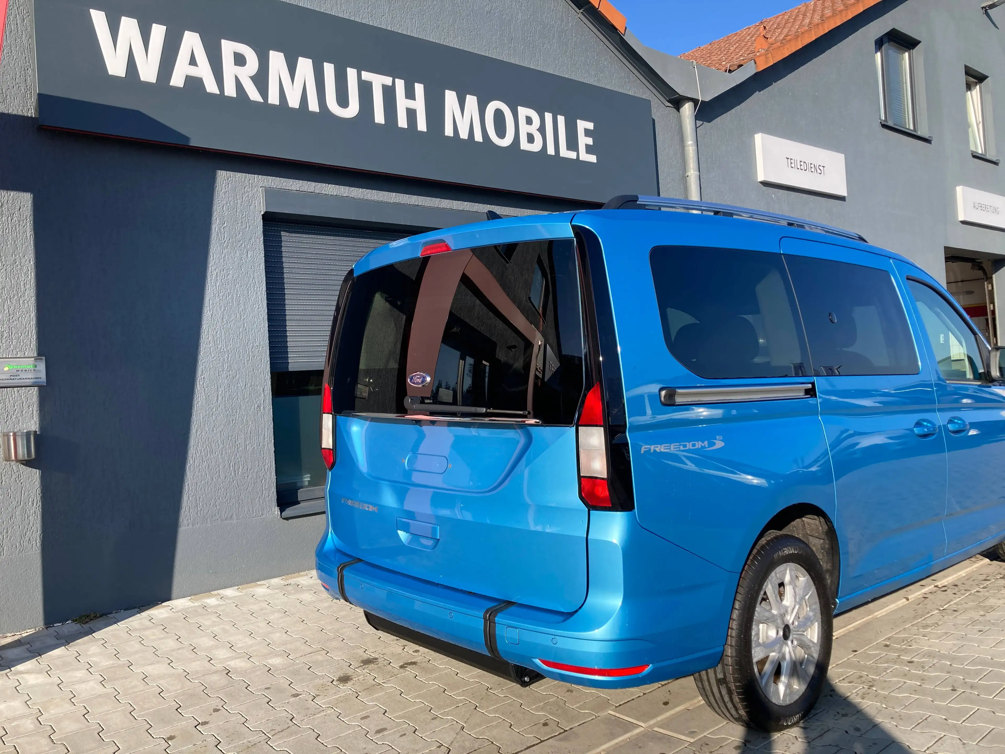 Ford Tourneo Connect Titanium — photo 3