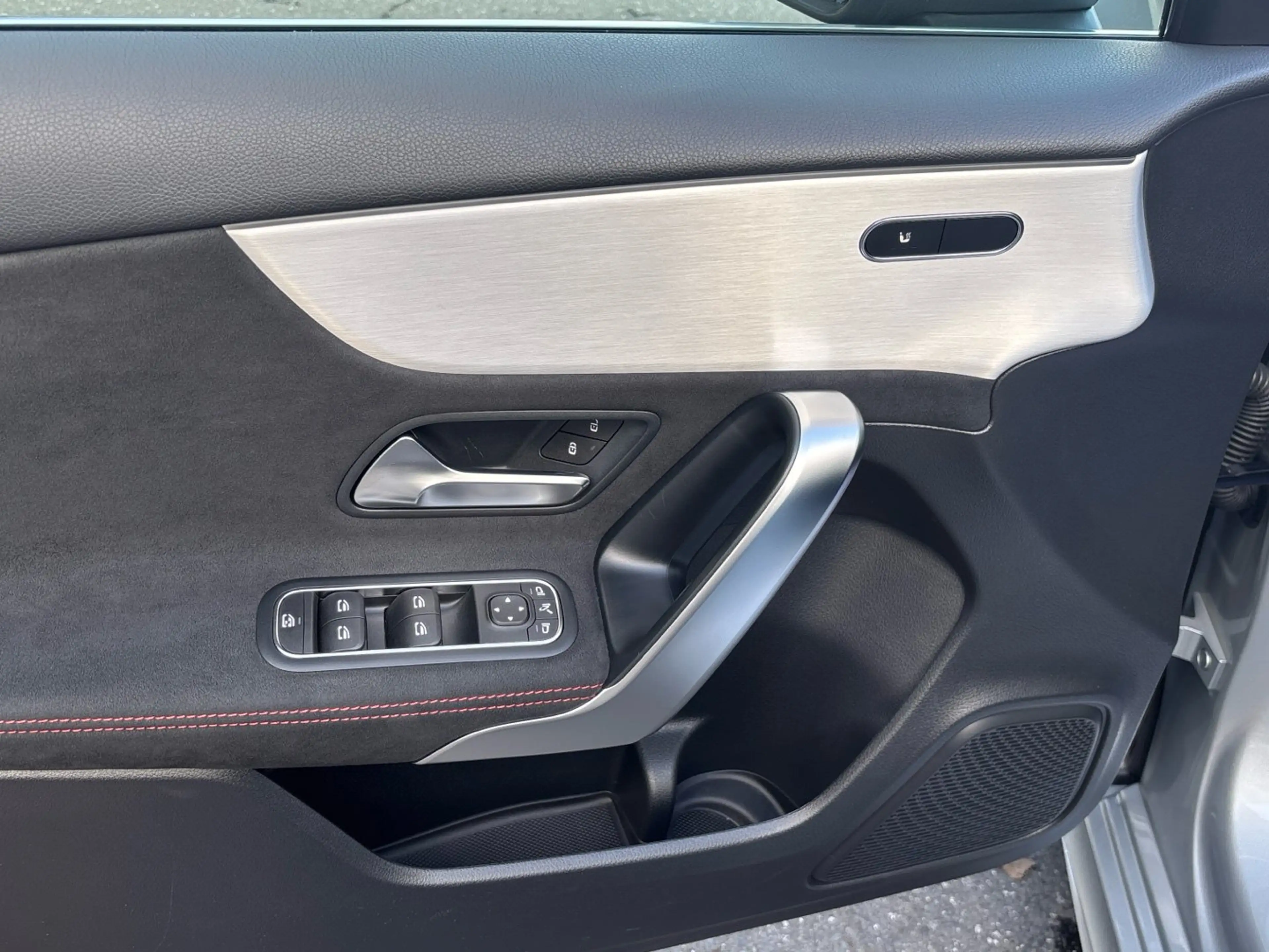 Mercedes-Benz A 200 Edition AMG Panorama Winter-Paket 360°-K. — photo 15