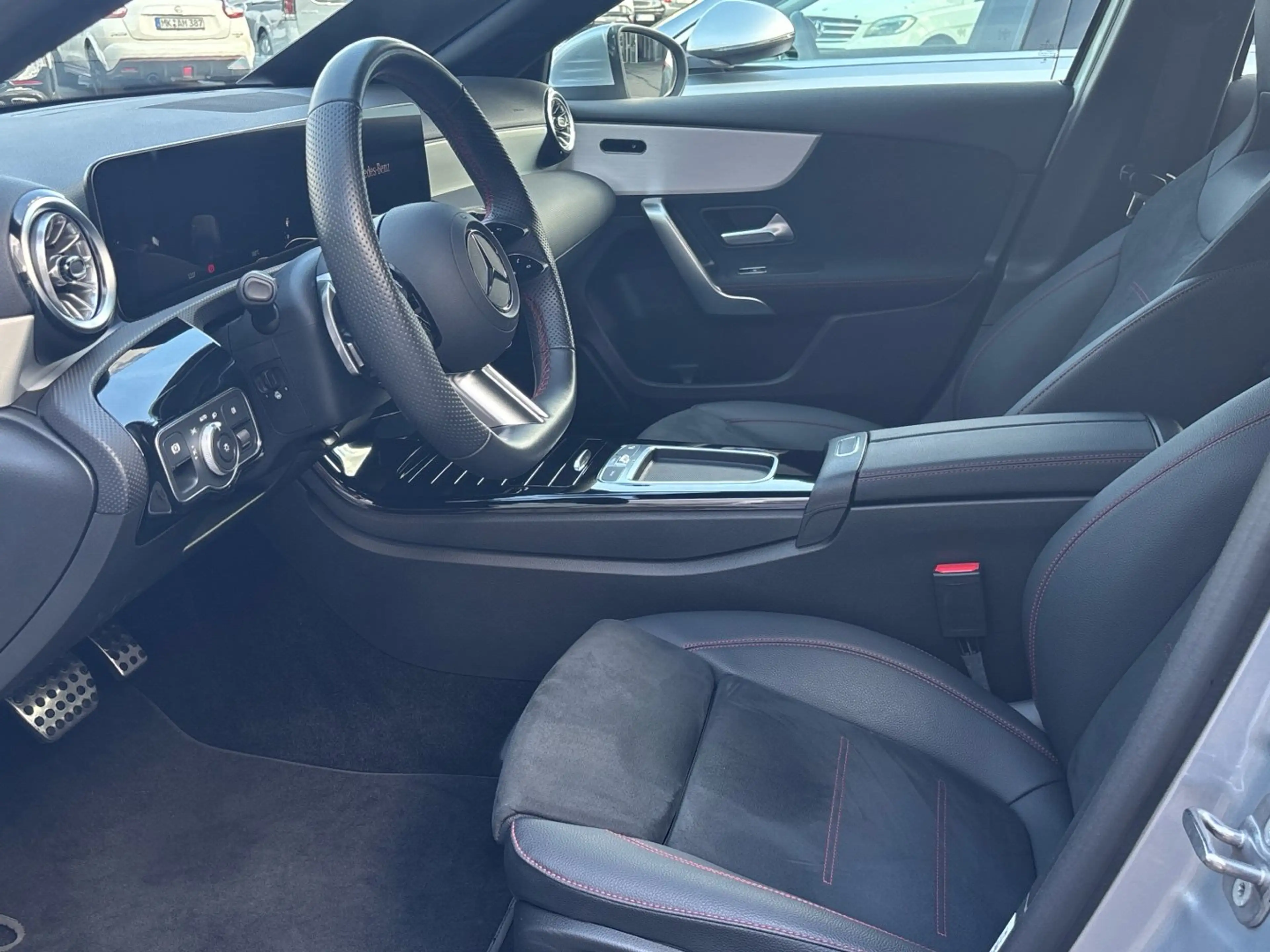 Mercedes-Benz A 200 Edition AMG Panorama Winter-Paket 360°-K. — photo 9