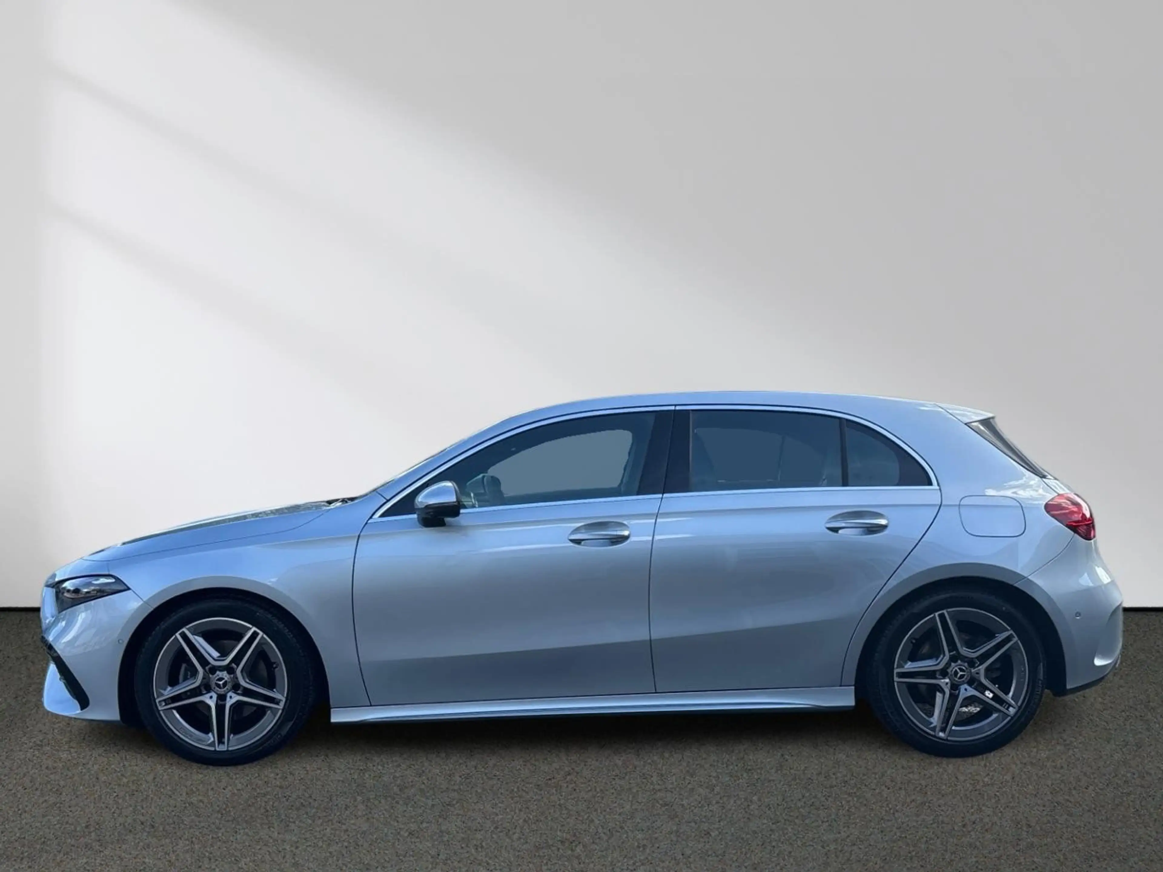 Mercedes-Benz A 200 Edition AMG Panorama Winter-Paket 360°-K. — photo 2
