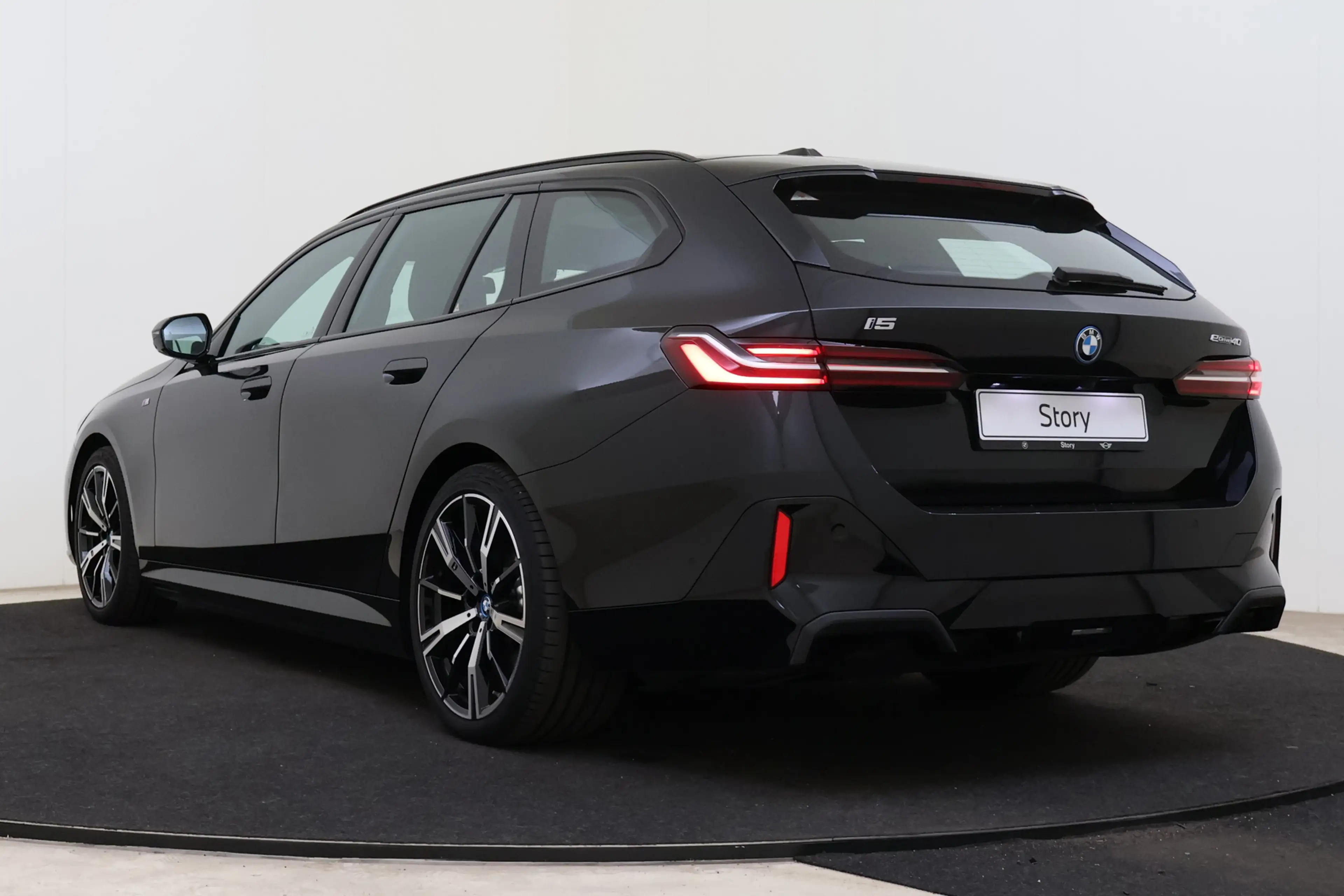 BMW i5 Touring eDrive40 M Sport / Trekhaak / Panoramadak — photo 15