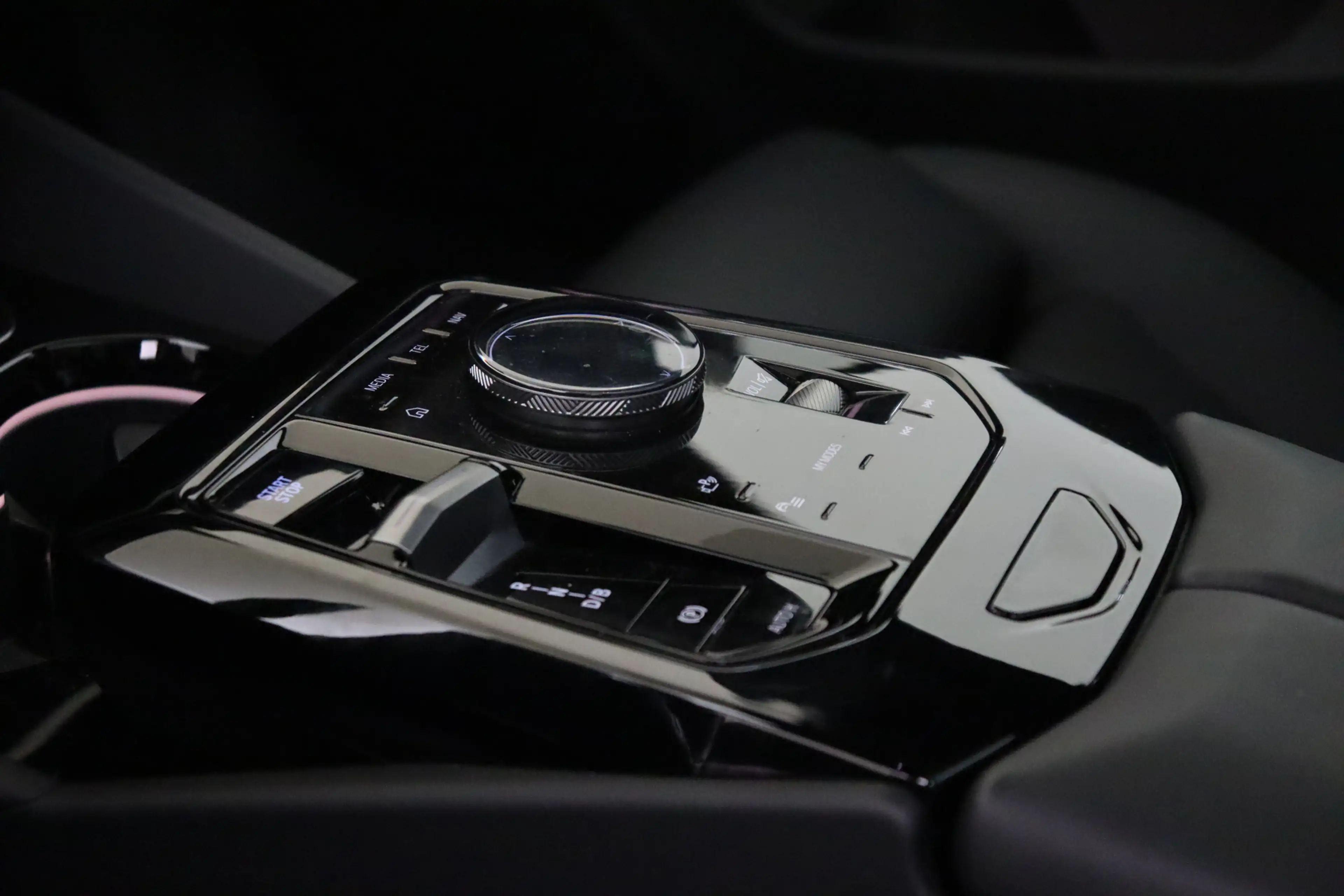 BMW i5 Touring eDrive40 M Sport / Trekhaak / Panoramadak — photo 6