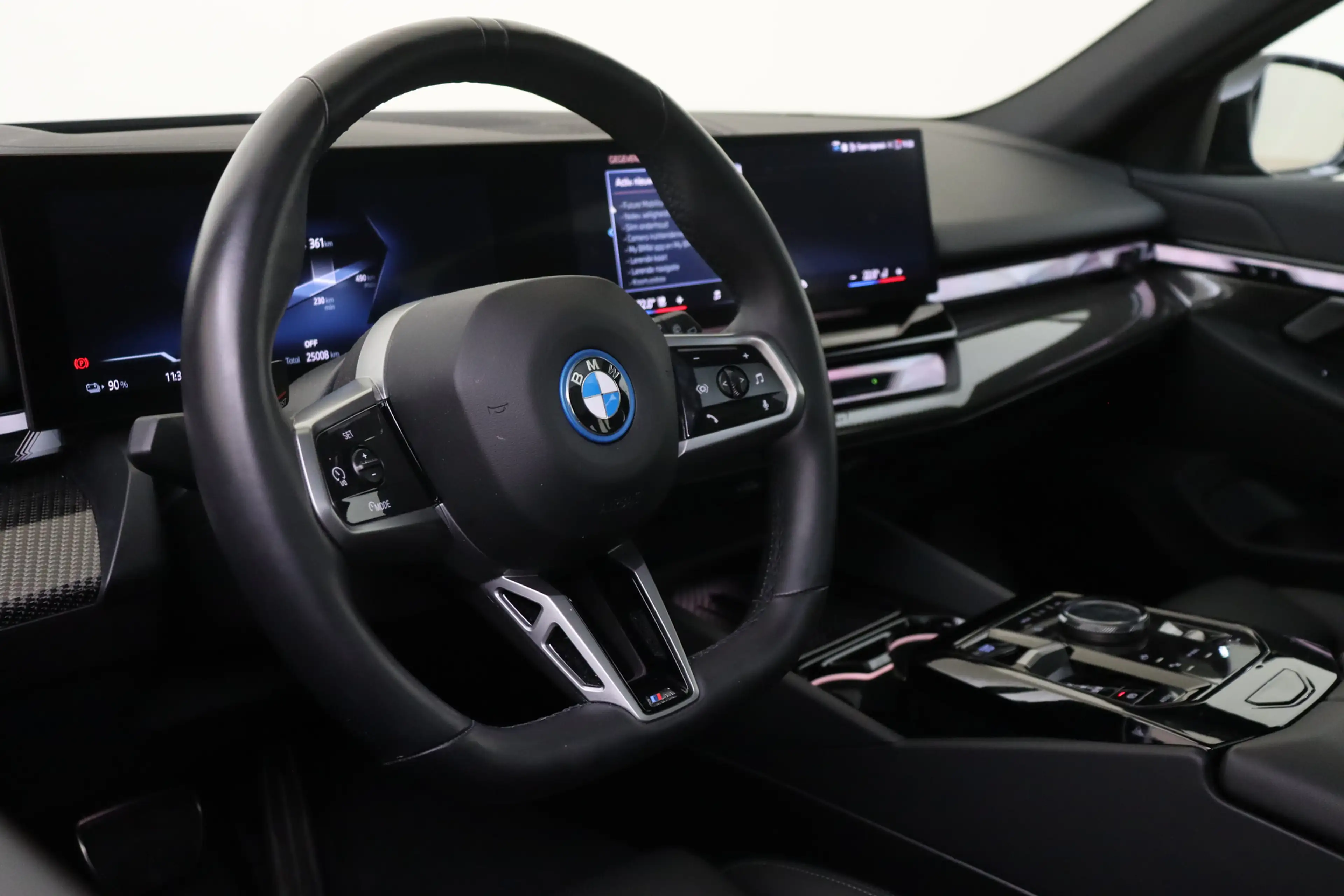BMW i5 Touring eDrive40 M Sport / Trekhaak / Panoramadak — photo 3