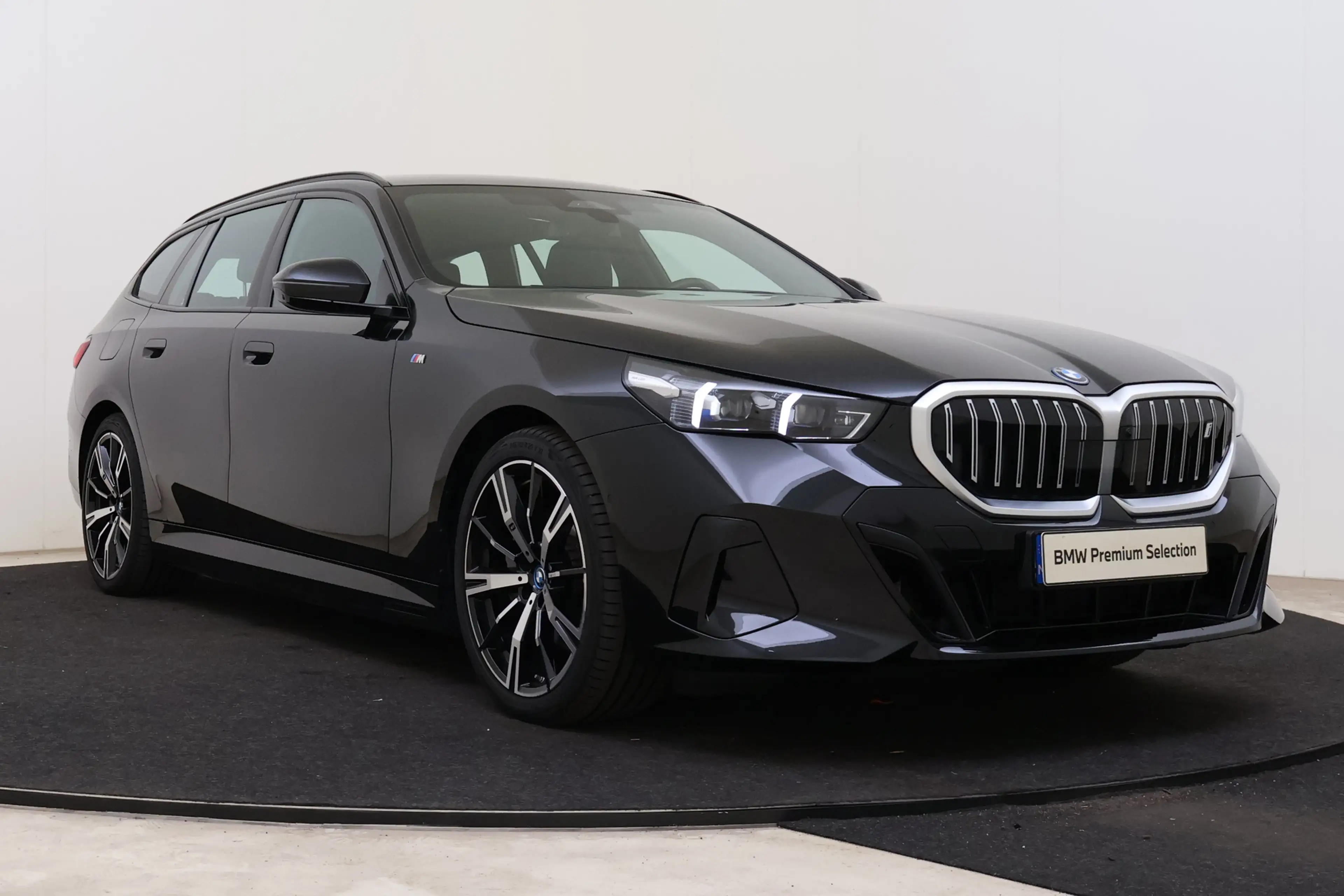 BMW i5 Touring eDrive40 M Sport / Trekhaak / Panoramadak — photo 13