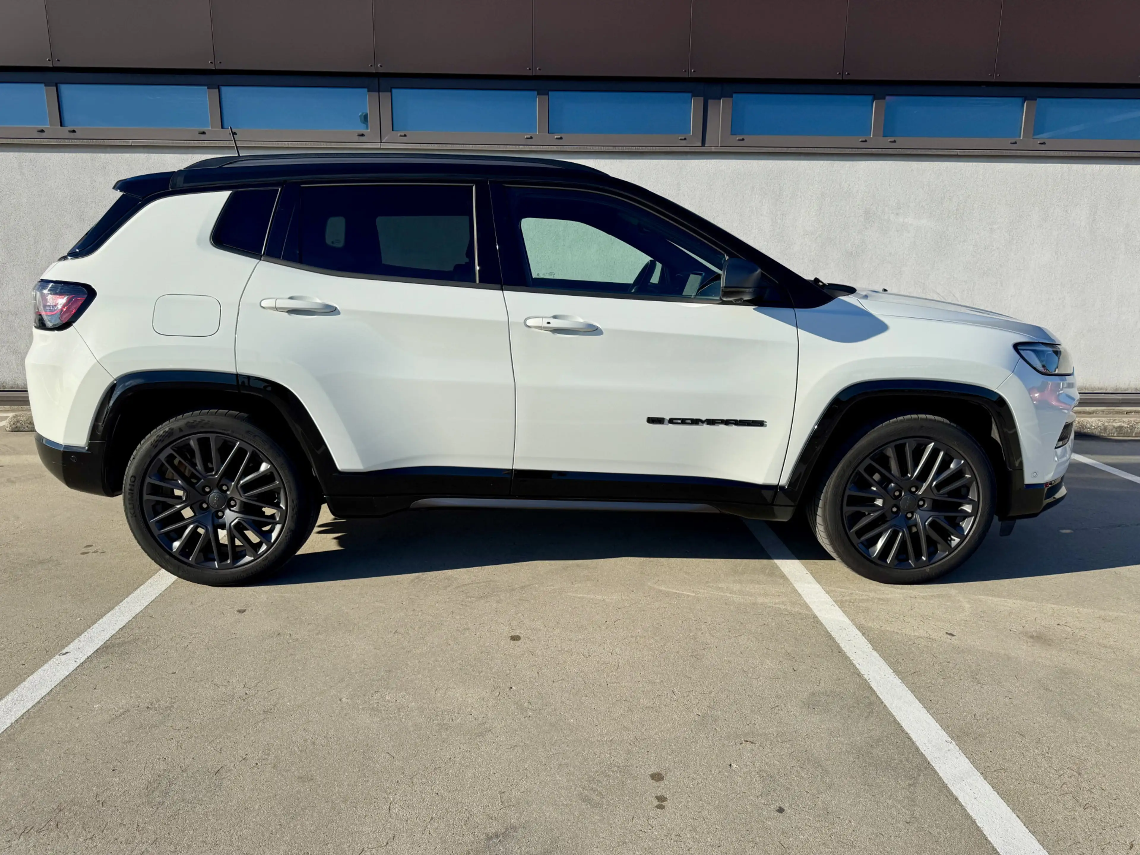 Jeep Compass 1.3T 80th Anniversary — photo 9