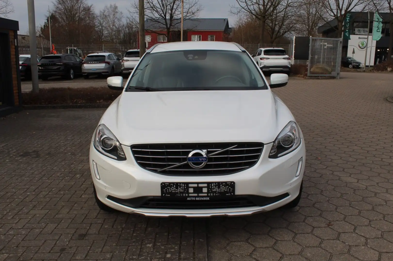 Volvo XC60 2.4 D5 AWD Automatik Summum Alb - 2