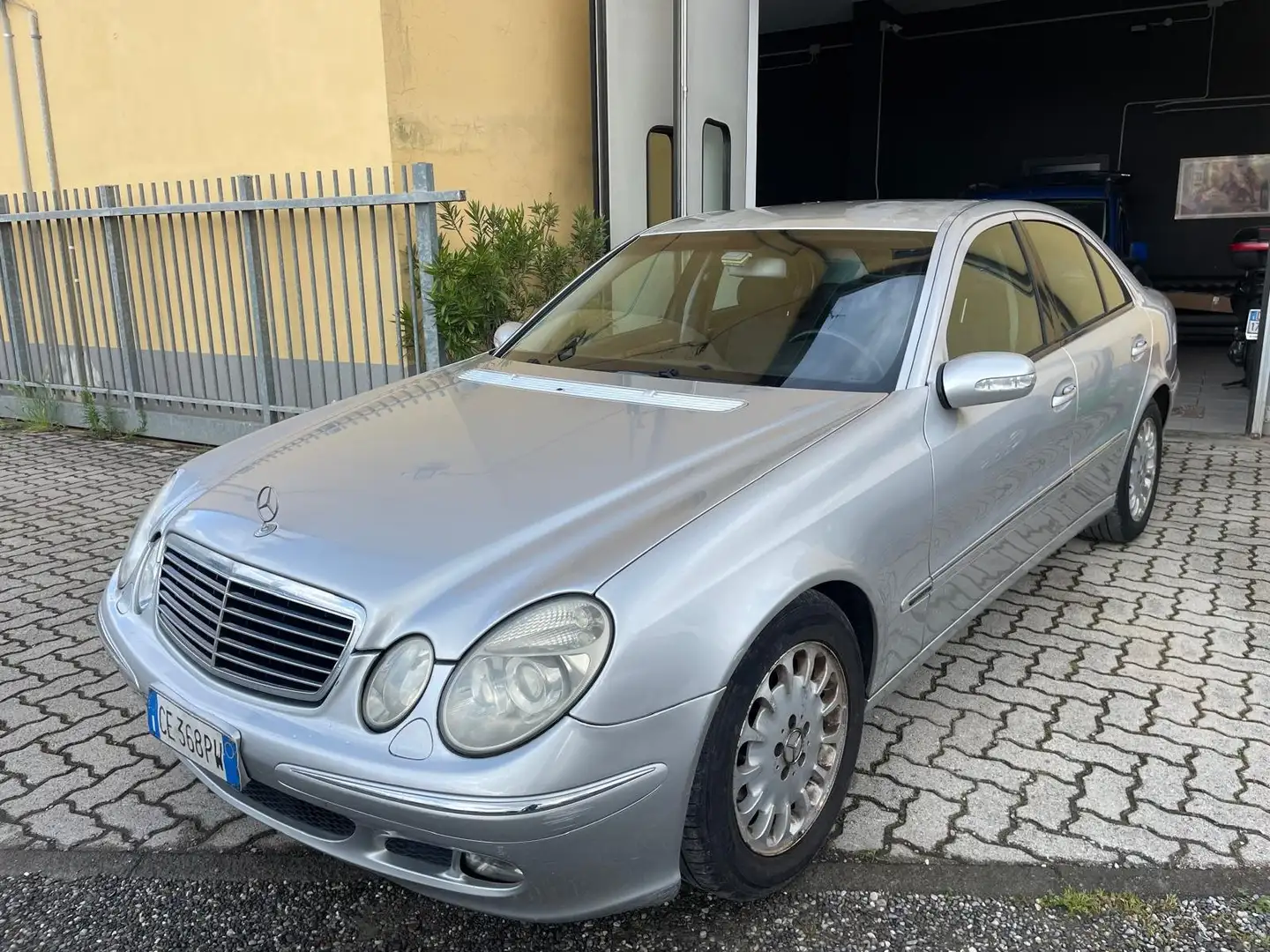 Mercedes-Benz E 220 E 220 cdi Avantgarde Gris - 1