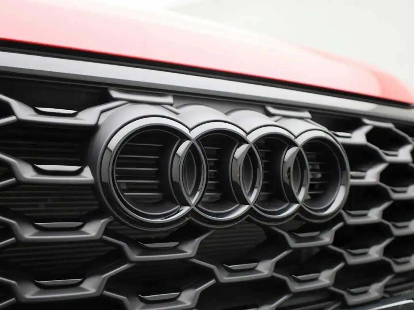 Audi Q3 35 TDI Black line S tronic 110kW Rojo - 2