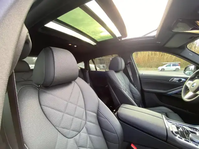 BMW X6 view 8
