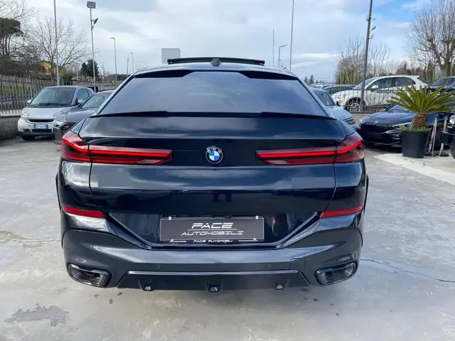 BMW X6 view 15