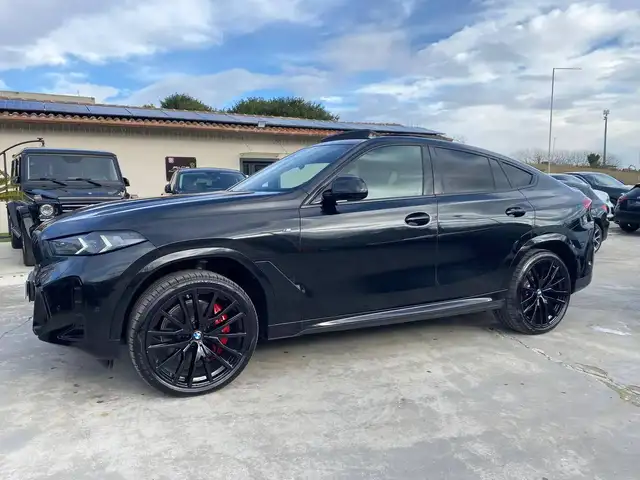 BMW X6 view 10