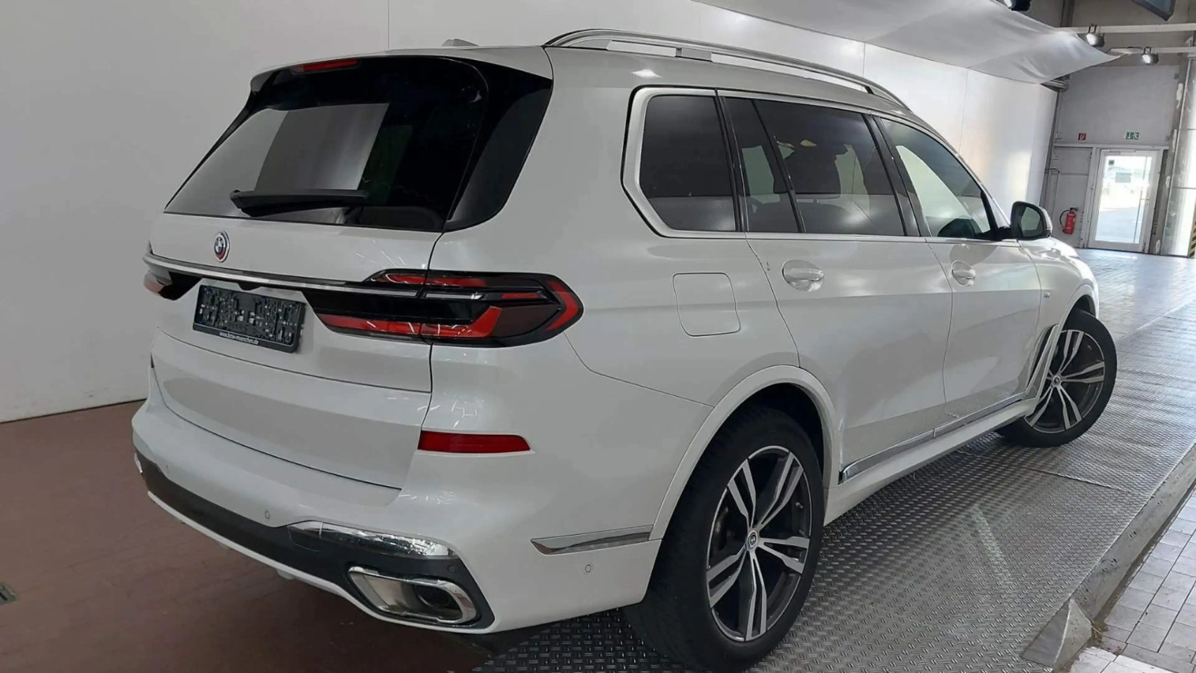 BMW X7 xDrive 40 d M Sport Sky AHK 1Hd FINANZIERUNG — photo 4