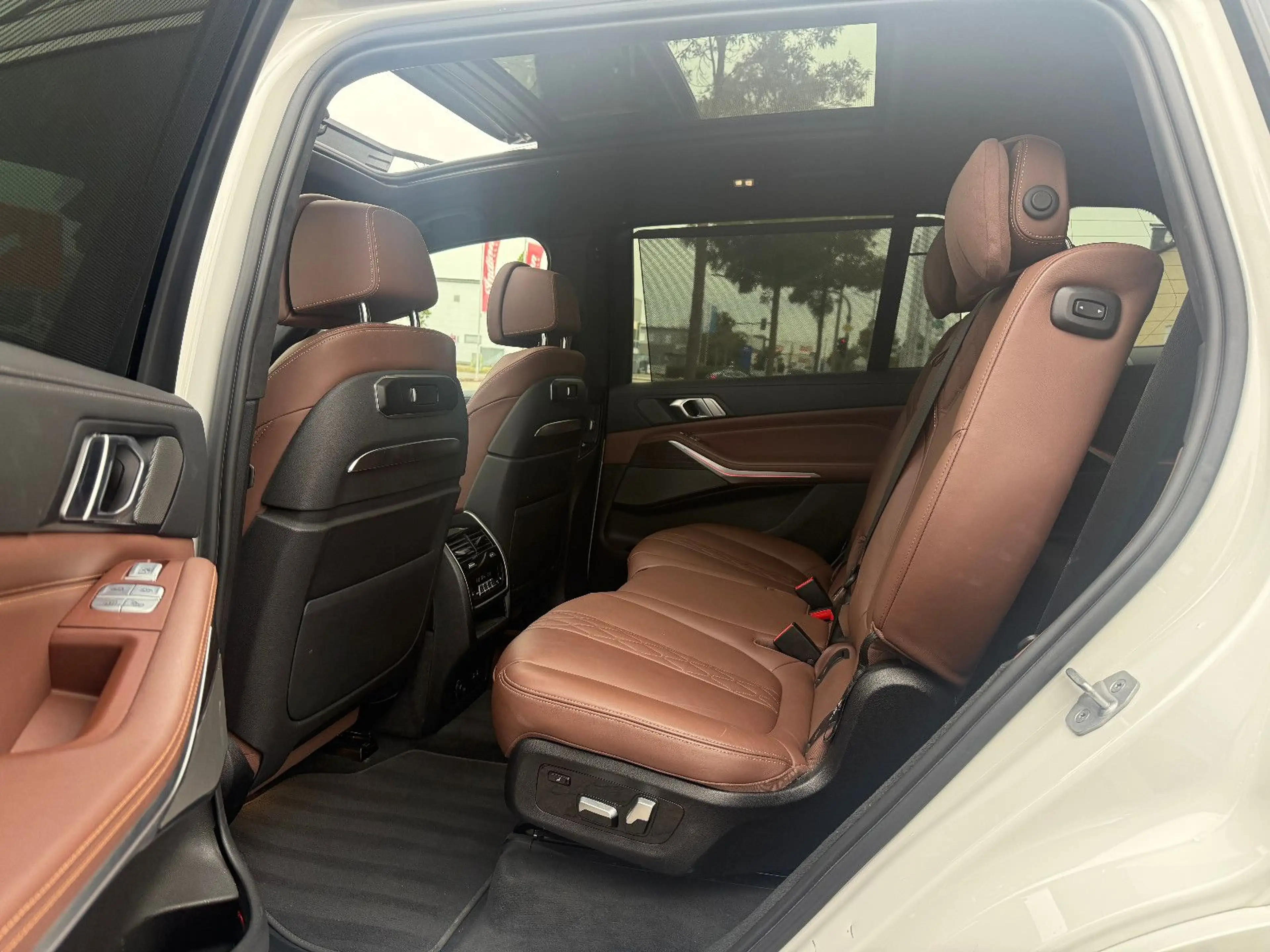 BMW X7 xDrive 40 d M Sport Sky AHK 1Hd FINANZIERUNG — photo 12