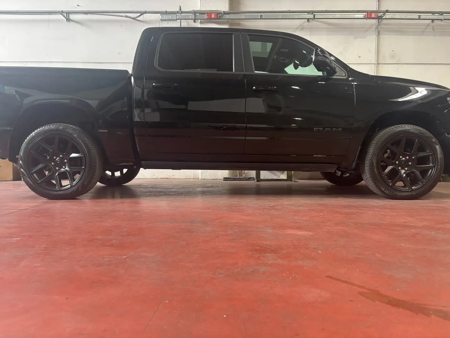 Dodge RAM Ram 1500 5.7 V8 Crew Cab Laramie Night Edition Nero - 1