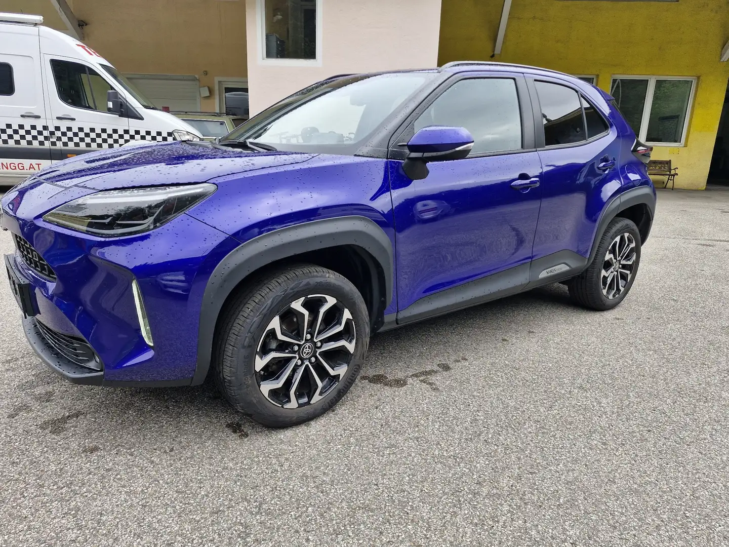 Toyota Yaris Cross 1,5 VVT-i Hybrid Sports Utility Vehicle - 2
