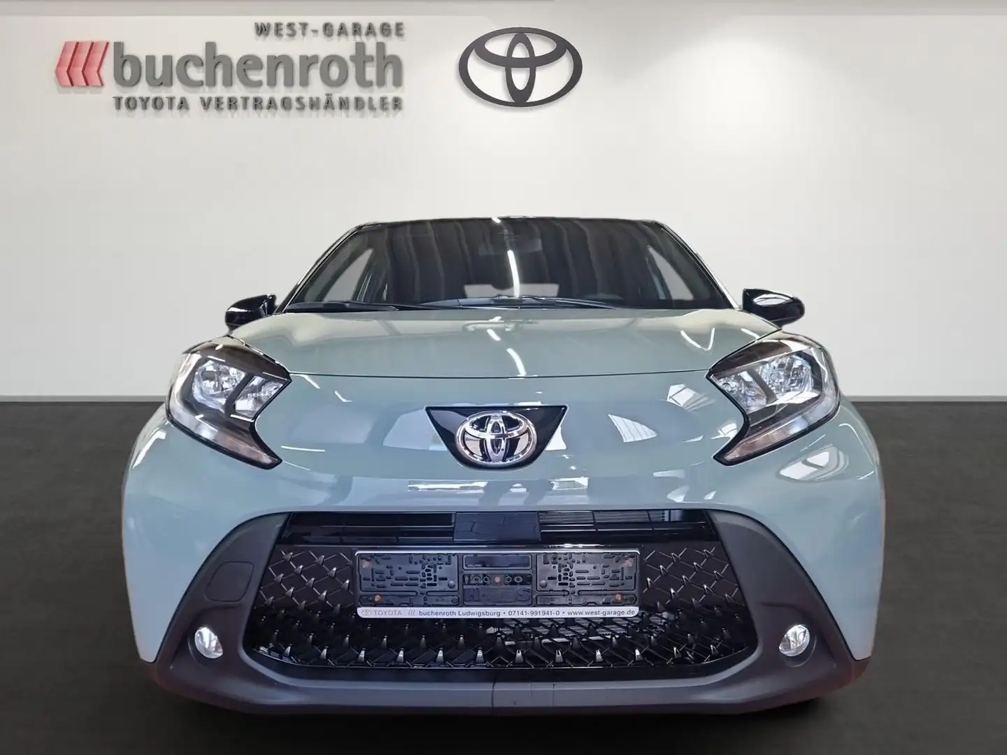 Toyota Aygo X Team D zelena - 2