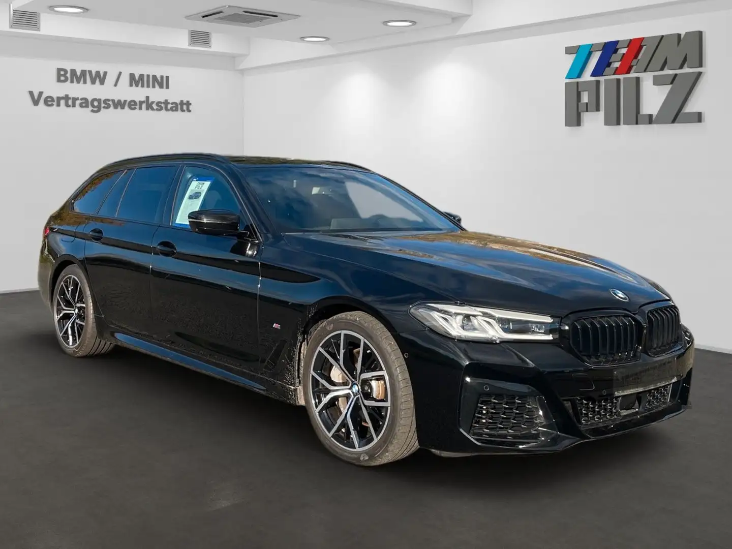 BMW 540 i M-Sport Panorama StHzg AHK HUD 360° + BSI Schwarz - 2